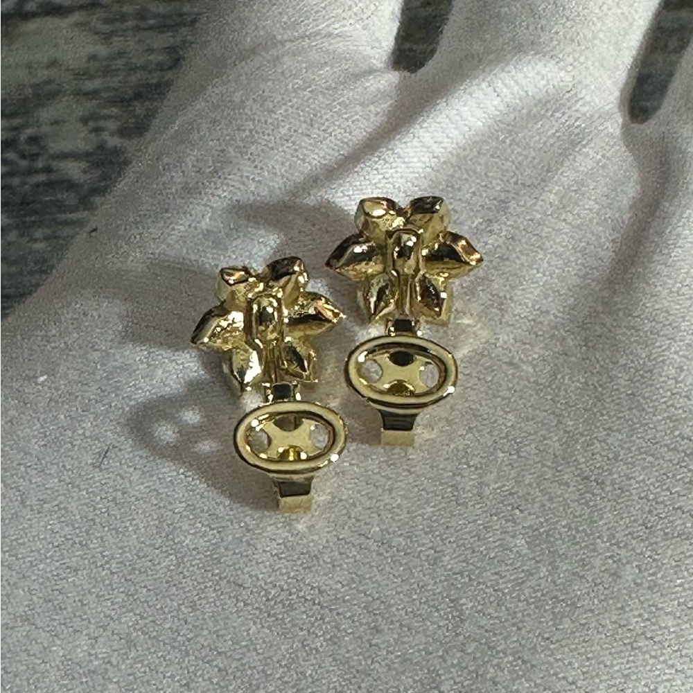 Nina Ricci Clip On Earrings - Picture 9 of 14